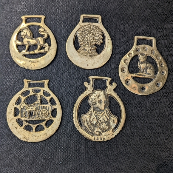 Vintage Brass Horse Medallions - Picture 1 of 6